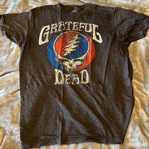 Grateful Dead short sleeve graphic tee - size M - extremely comfortable!